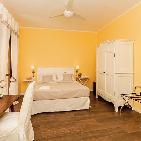 Bed and Breakfast La Tuia E Il Tasso Cagliari Exterior foto
