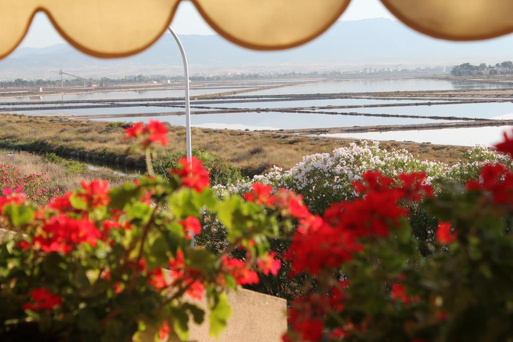 Bed and Breakfast La Tuia E Il Tasso Cagliari Exterior foto