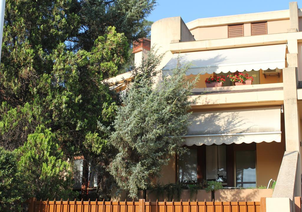 Bed and Breakfast La Tuia E Il Tasso Cagliari Exterior foto
