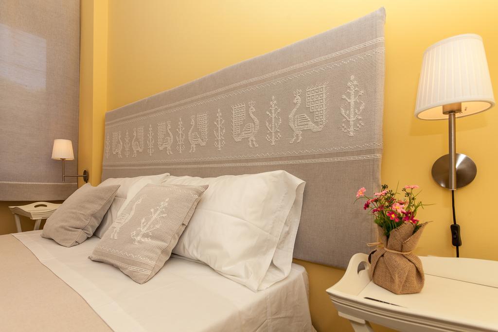 Bed and Breakfast La Tuia E Il Tasso Cagliari Exterior foto