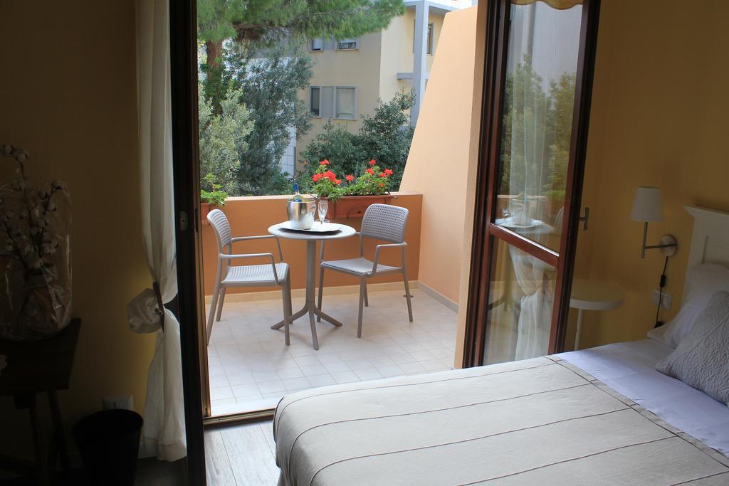 Bed and Breakfast La Tuia E Il Tasso Cagliari Exterior foto